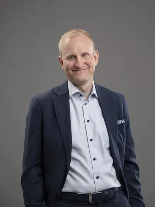 Smiling portrait, vertical: Samppa Lajunen