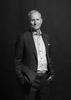 Portrait in black and white, vertical: Samppa Lajunen